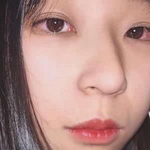 把14岁校花按在床上操
