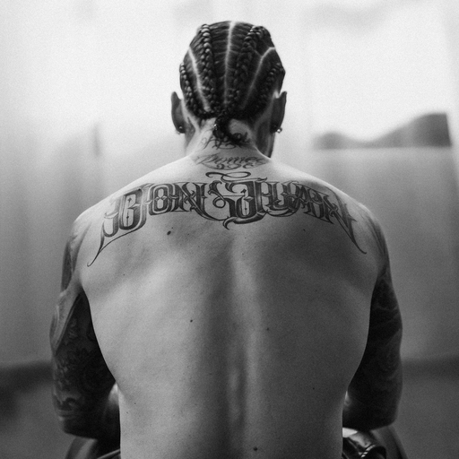 把14岁校花按在床上操
